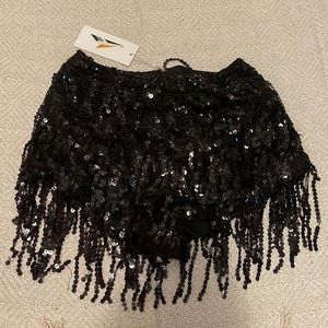 Cute fringe shorts!!